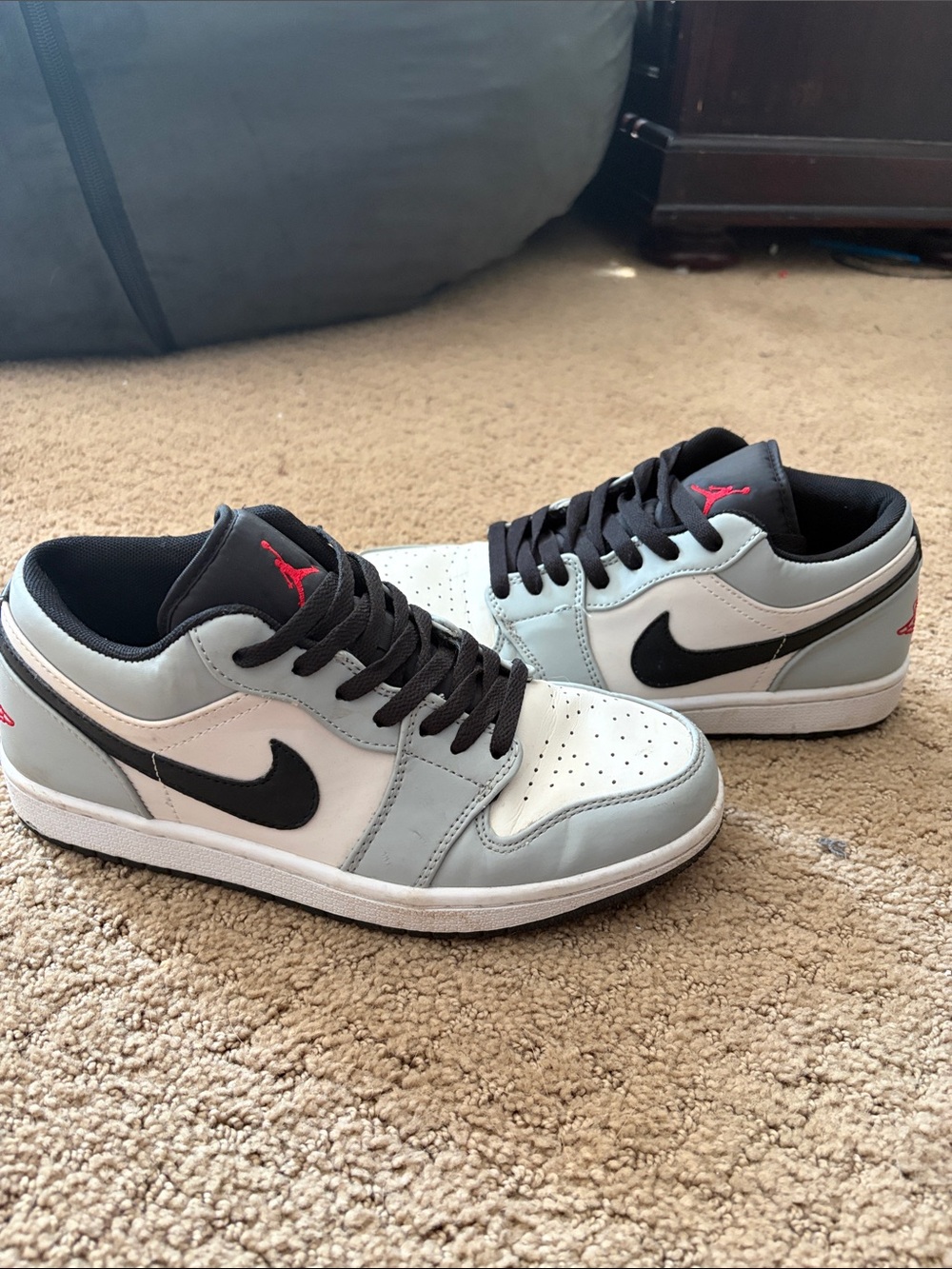 Nike Low-Top Sneakers in White, Light Gray, Black with Red Accents